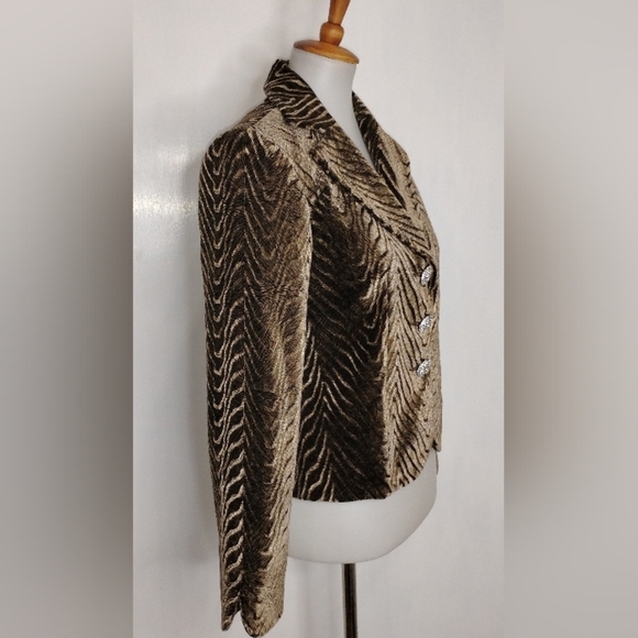 DYNAMIC VELVET JACKET WITH RHINESTONE BUTTONS - Picture 6 of 9